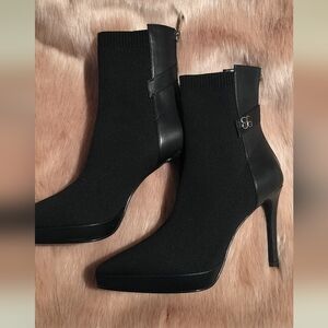 Chic Black Heeled Boots